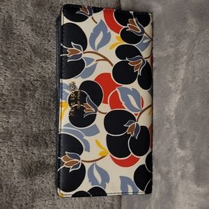 Kate Spade New York Wallet.